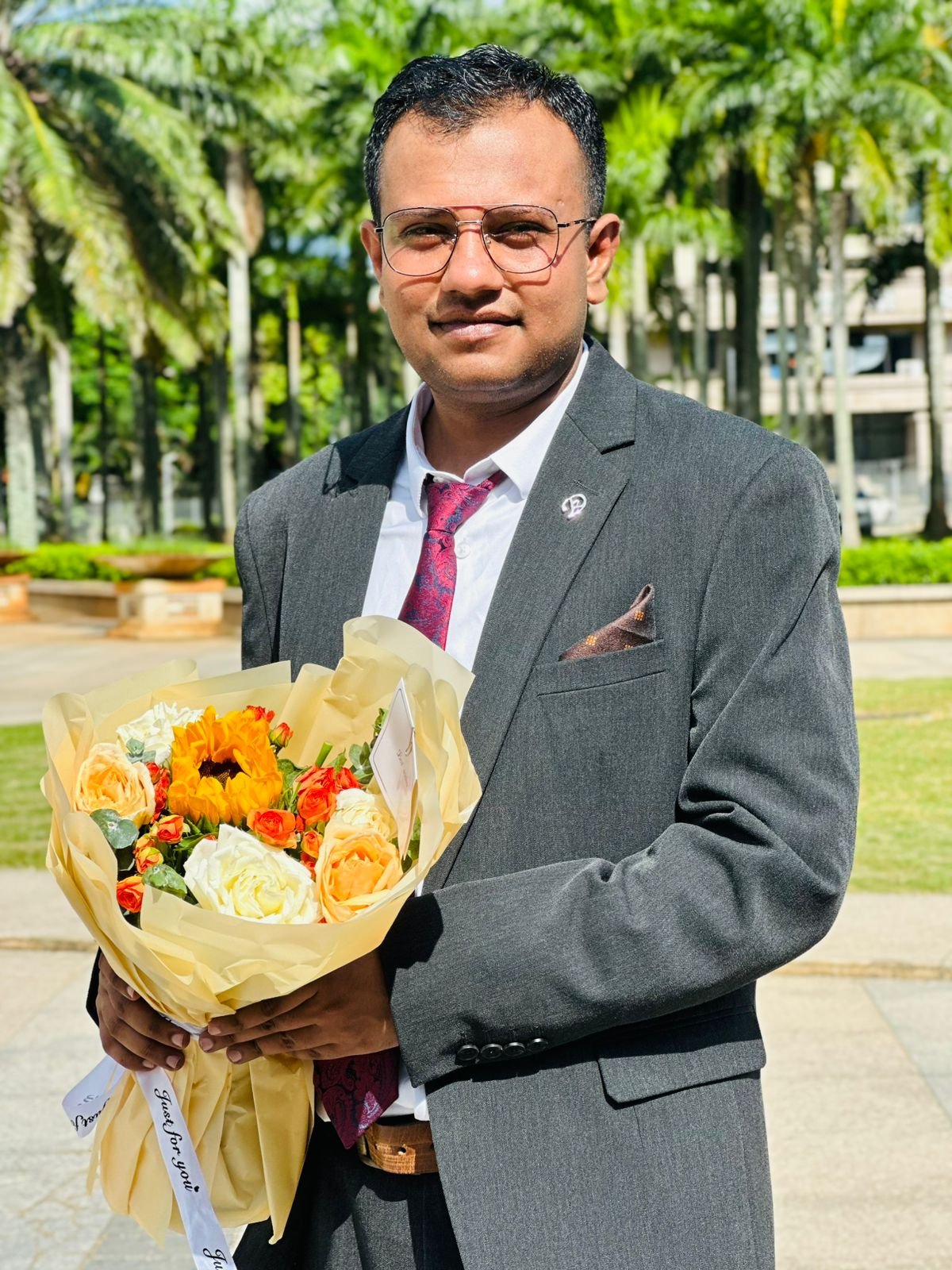 DR. ATEEK KHAN